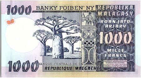 Madagascar 1000 Francs - Homme et Lémuriens - 1974