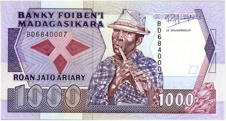 Madagascar 1000 Francs - Musicien - Fleurs - 1993