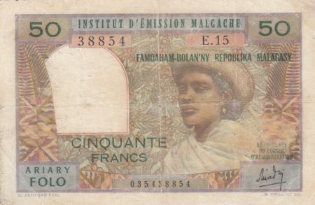 Madagascar 50 Francs Femme à chapeau - 1969 - Série E.15 - TB - P.61