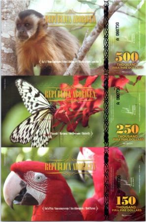 Territoires Equatoriaux 900 Pira Dollar, Serie de 3 billets : Singe, papillon, perroquet - 2014